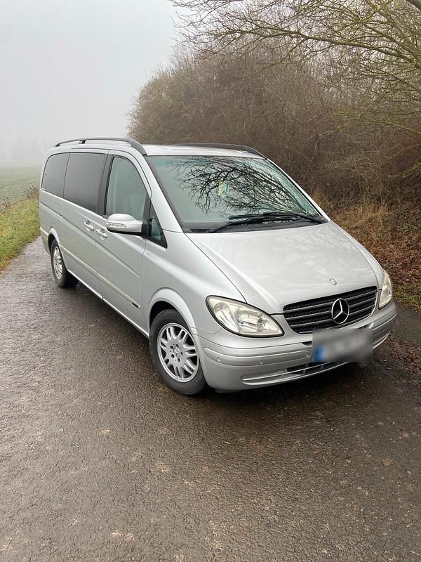 Silber Gebraucht 2007 Mercedes Viano Van / Kleinbus | 19.450 € - Bild 1/4