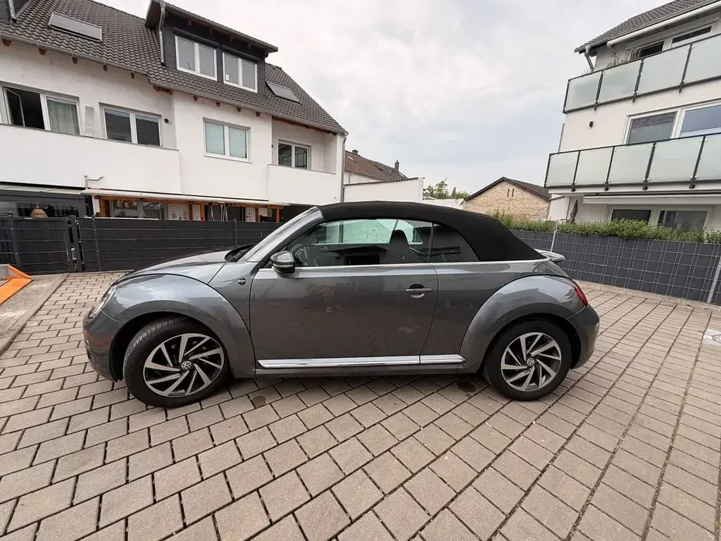 Gebraucht VW Beetle Sound 150 PS (110 kW) 2018 Grau Kleinwagen