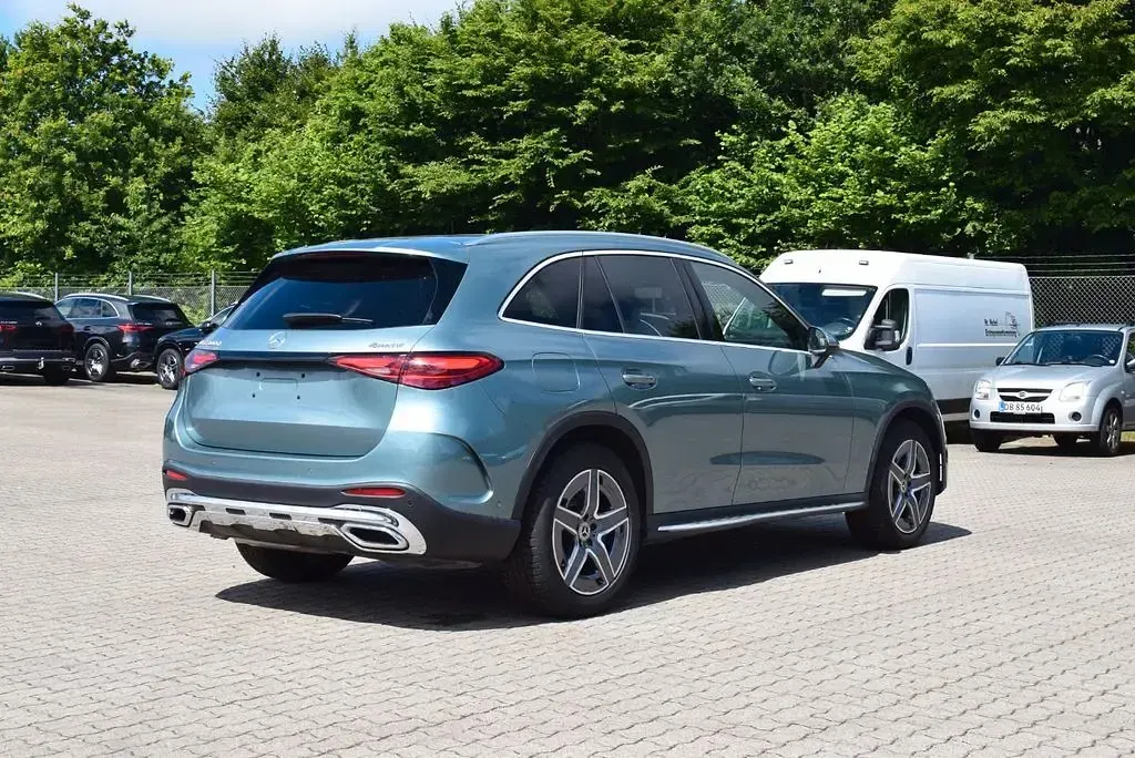 Gebraucht Mercedes GLC300 AMG line 269 PS (197 kW) 2024 Silber SUV