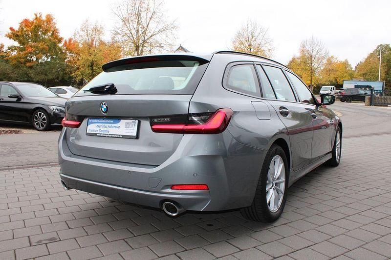 Gebraucht BMW 320 Sport Line 190 PS (139 kW) 2023 Grau Kombi