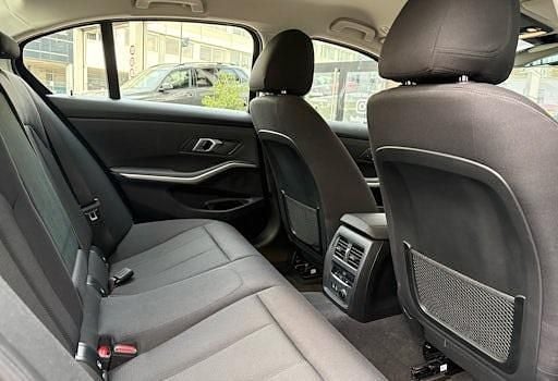 Gebraucht BMW 320 Advantage 184 PS (135 kW) 2020 Blau Limousine