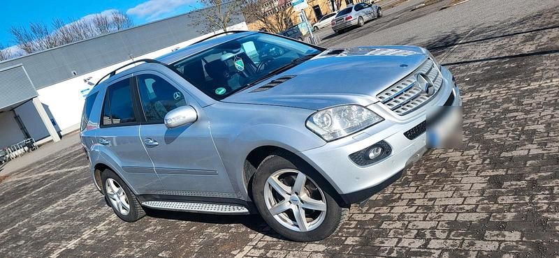 Gebraucht Mercedes ML320 224 PS (164 kW) 2006 Silber SUV