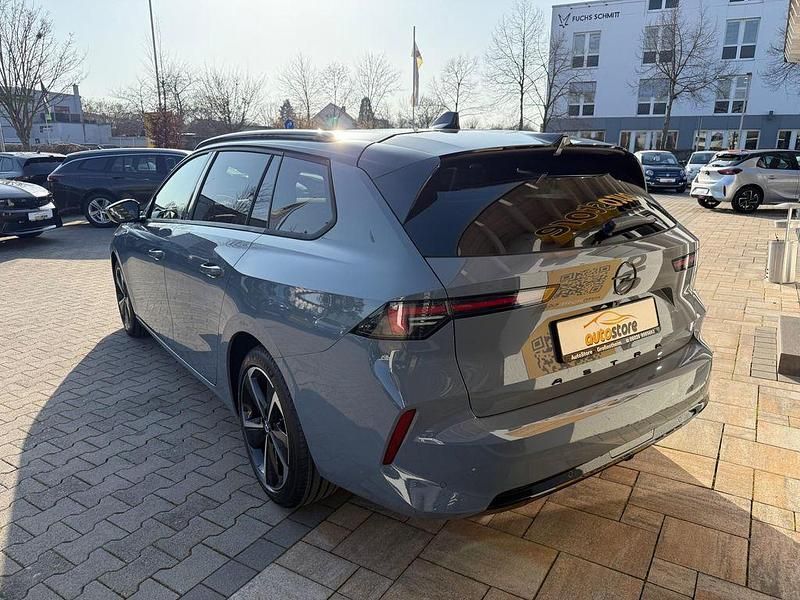 Neu Opel Astra 131 PS (96 kW) 2025 Grafik grau / dach schwarz Kombi