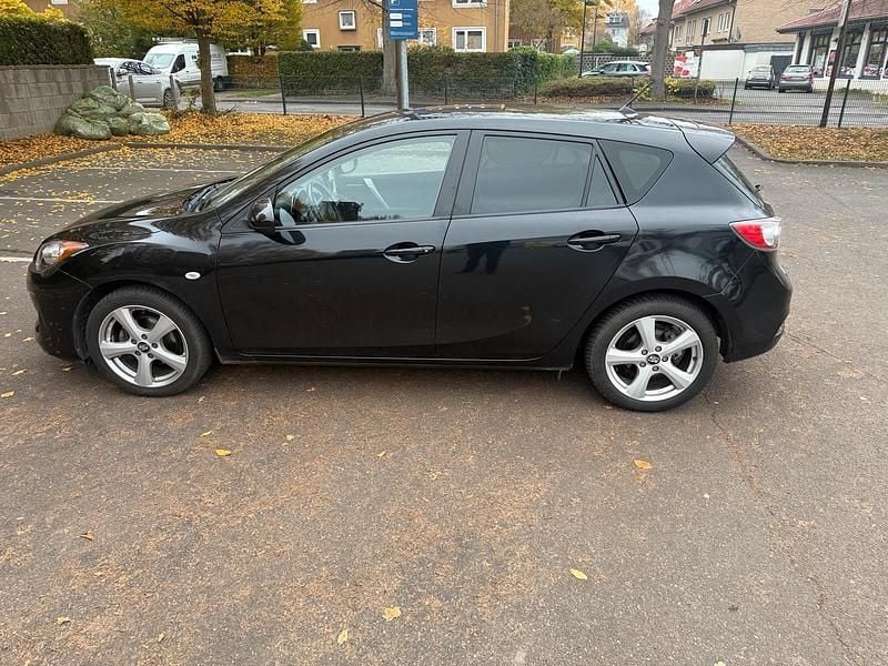 Schwarz Gebraucht 2012 Mazda 3 Limousine | 5.200 € (Superpreis) - Bild 1/4