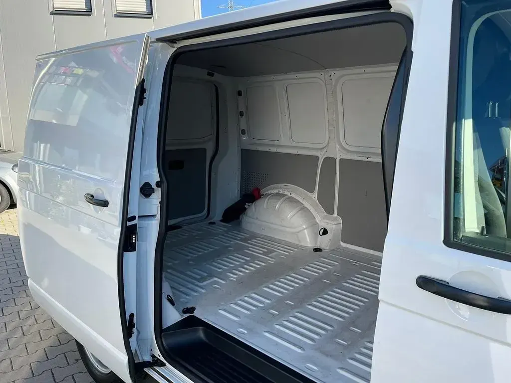 Second-hand VW Transporter 102 CP (75 kW) 2019 Alb Van