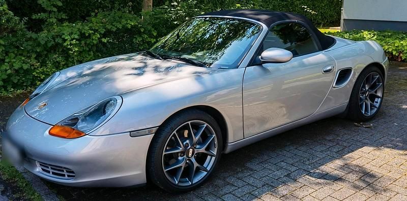 Second-hand Porsche 986 Boxster 220 CP (161 kW) 2000 Argintiu Cabrio