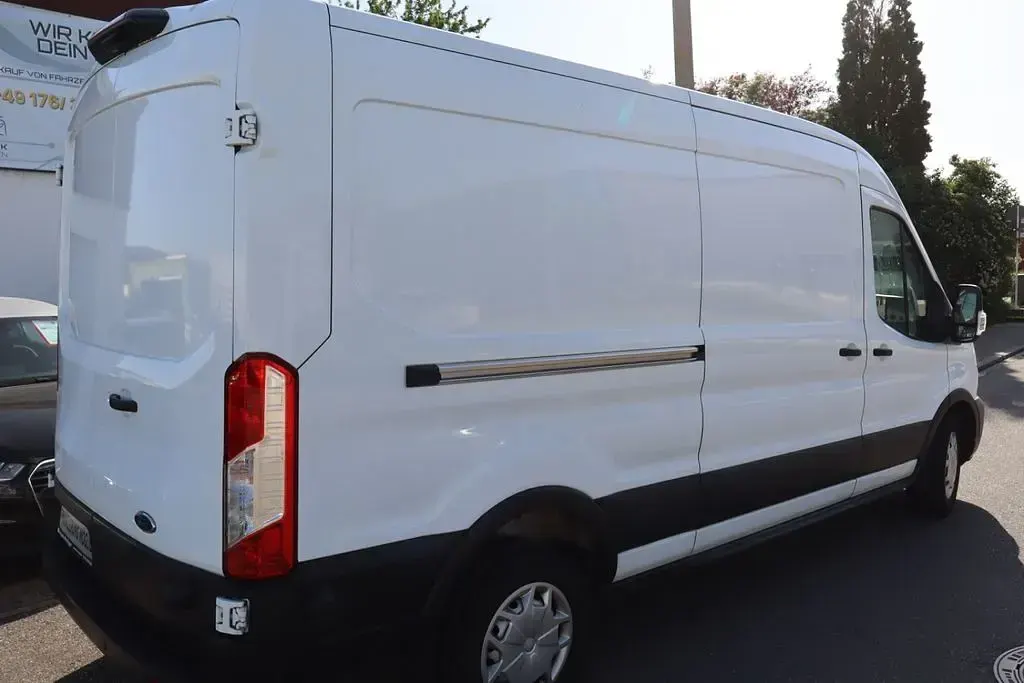Gebraucht Ford Transit Trend 170 PS (125 kW) 2022 Weiß Limousine