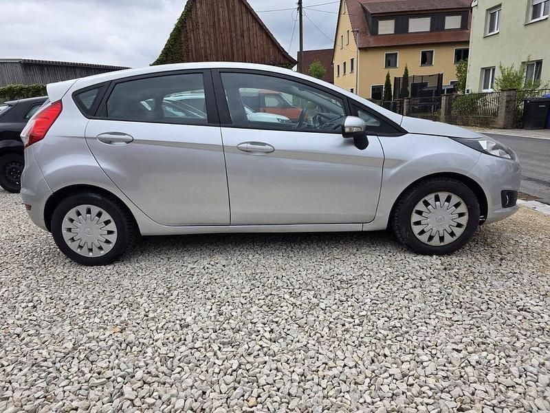 Gebraucht Ford Fiesta Ambiente 75 PS (55 kW) 2013 Kleinwagen