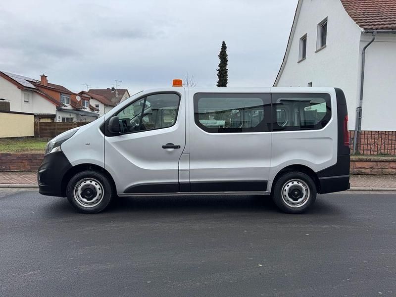 Gebraucht Opel Vivaro 95 PS (69 kW) 2018 Grau Van / Kleinbus
