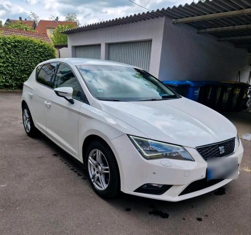 Weiß Gebraucht 2013 Seat Leon Kleinwagen | 6.399 € (Fairer Preis) - Bild 1/4
