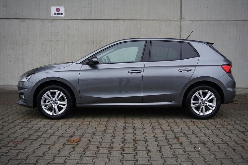 Neu Skoda Fabia 95 PS (69 kW) 2025 Graphitegrau metallic Kleinwagen