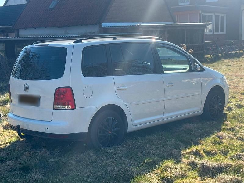Gebraucht VW Touran 140 PS (102 kW) 2007 Weiß Van / Kleinbus