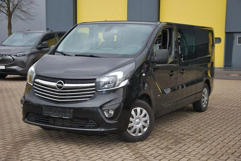 Gebraucht Opel Vivaro 140 PS (102 kW) 2015 Schwarz Van / Kleinbus