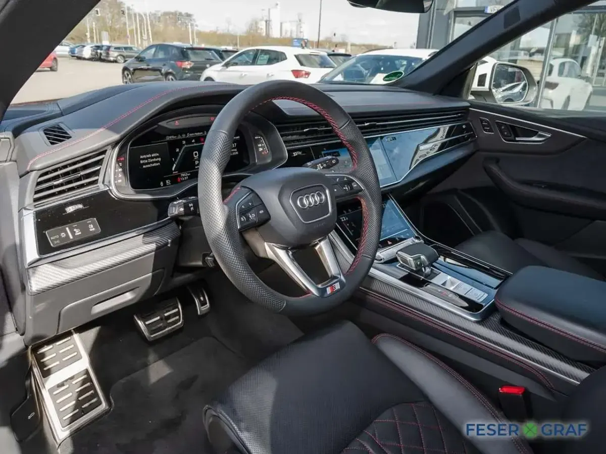 Gebraucht Audi Q8 S-Line 286 PS (210 kW) 2025 Gletscherweiß metallic SUV