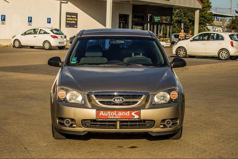 Gebraucht Kia Cerato EX 105 PS (77 kW) 2005 Gold Limousine