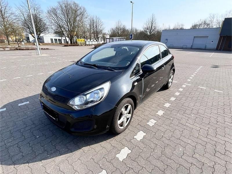 Schwarz Gebraucht 2012 Kia Rio Edition 7 Limousine | 2.999 € (Fairer Preis) - Bild 1/4
