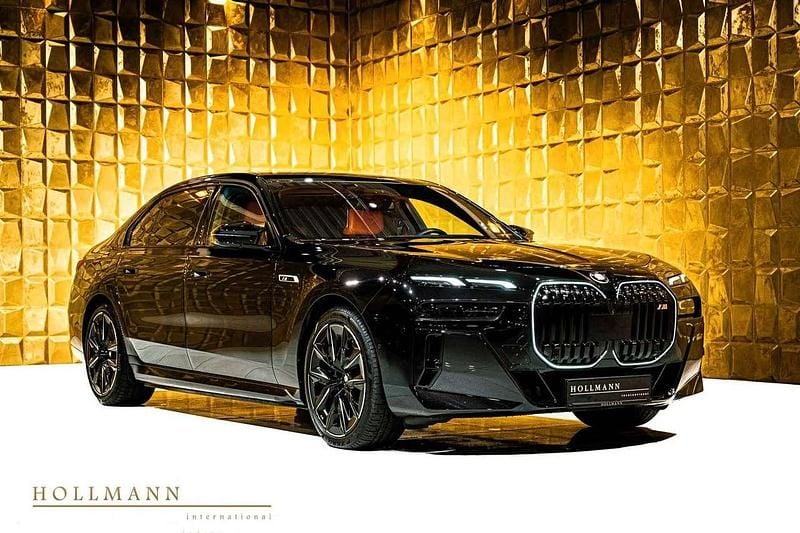 Black sapphire [475] Gebraucht 2024 BMW 760 M Sport Limousine | 138.635 € (Fairer Preis) - Bild 1/4