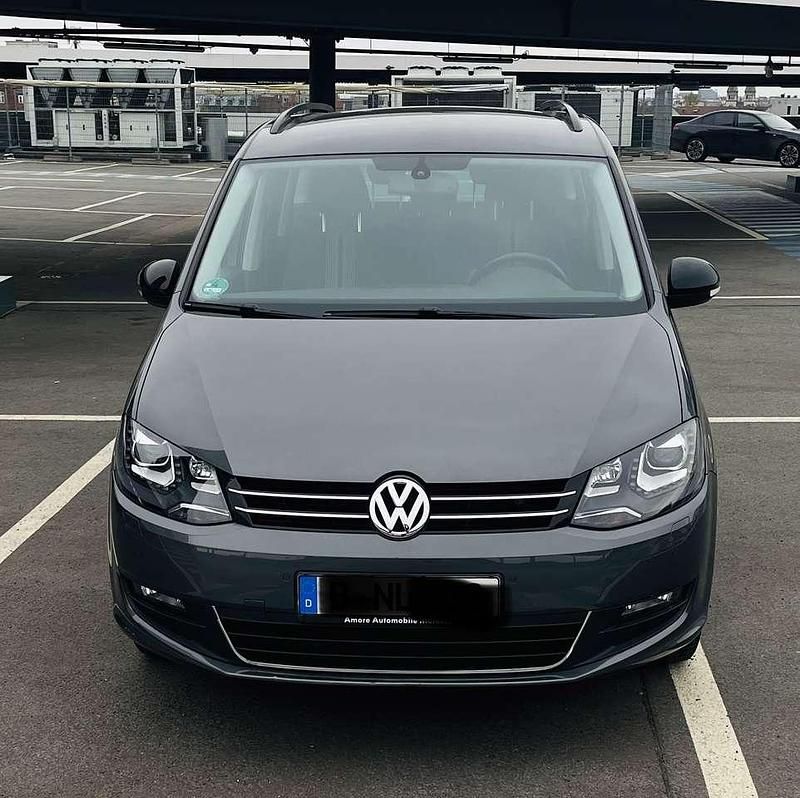 Second-hand VW Sharan Match 140 CP (102 kW) 2012 Gri Monovolum