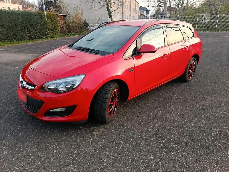 Gebraucht Opel Astra 116 PS (85 kW) 2015 Rot Kombi