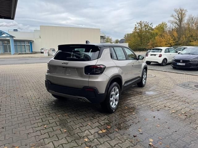 Neu Jeep Avenger Altitude 101 PS (74 kW) 2025 Schwarz SUV