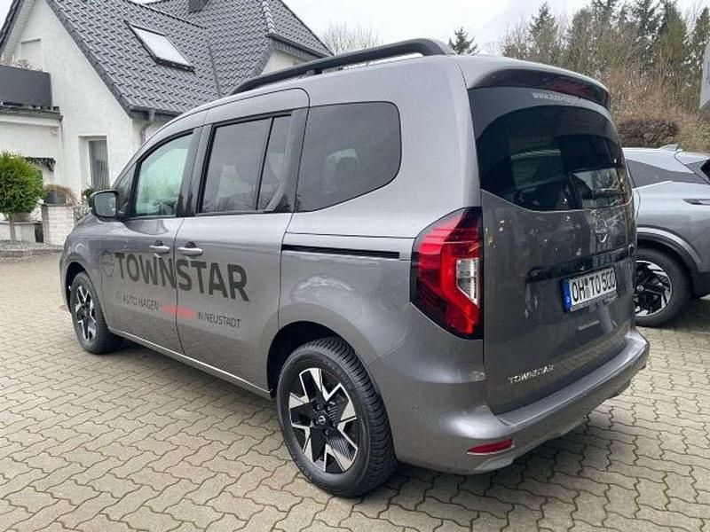 Neu Nissan Townstar N-Connecta 131 PS (96 kW) 2025 Grau Van