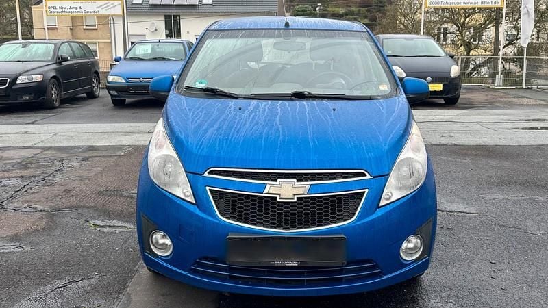 Blau Gebraucht 2011 Chevrolet Spark Kleinwagen | 1.000 € (Superpreis) - Bild 1/4