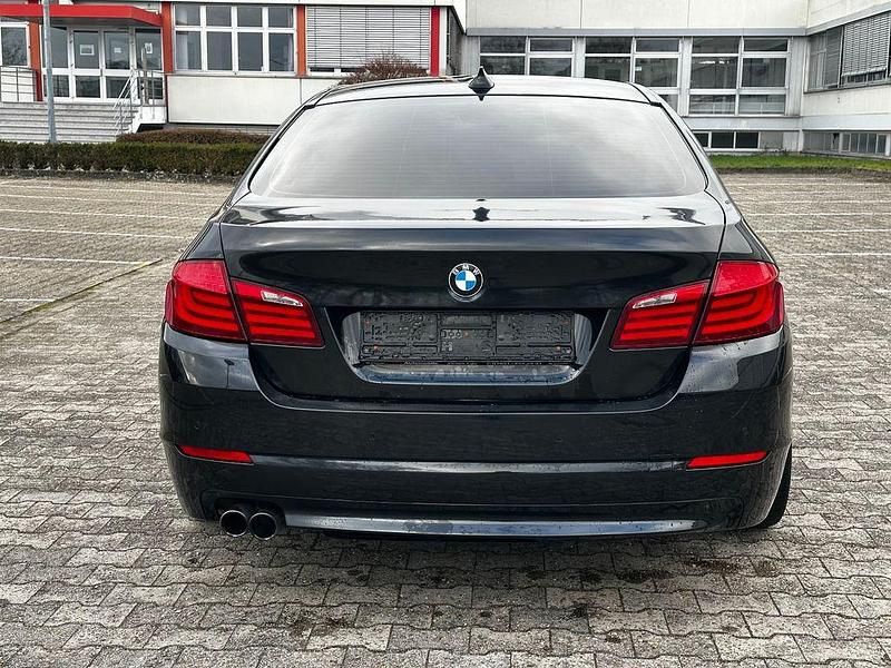 Gebraucht BMW 528 Sport Line 258 PS (189 kW) 2010 Schwarz Limousine