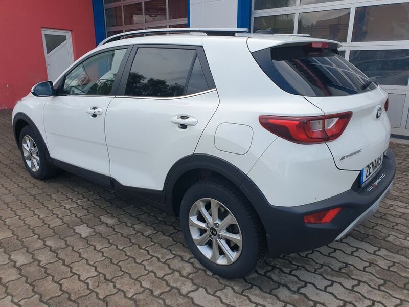 Gebraucht Kia Stonic 99 PS (72 kW) 2018 Weiß SUV