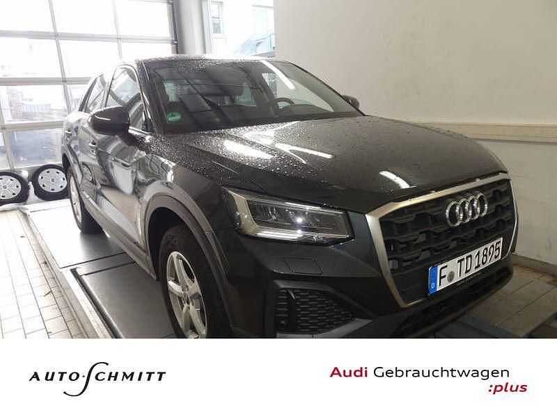 Gebraucht Audi Q2 Basis 150 PS (110 kW) 2022 Manhattangrau metallic SUV