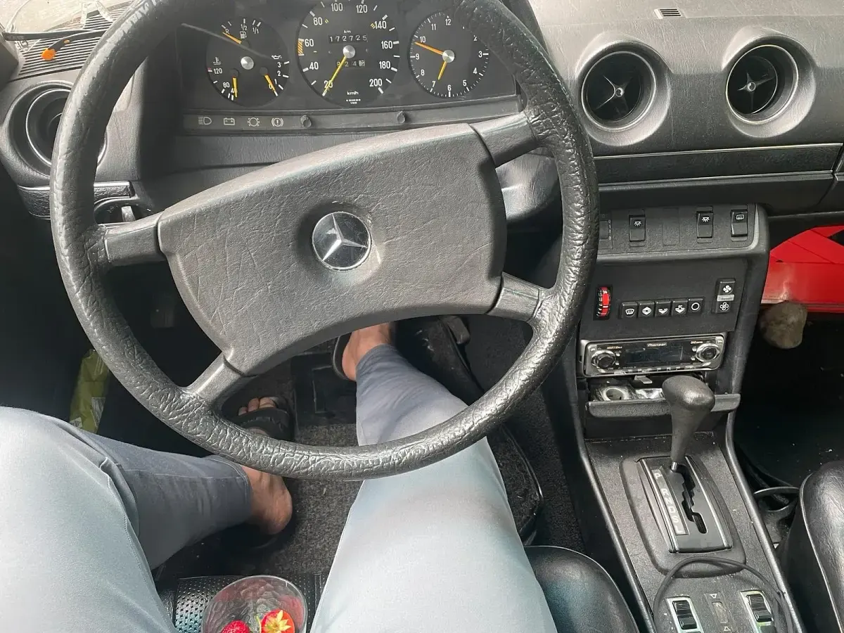 Gebraucht Mercedes E230 1981 Grau Limousine