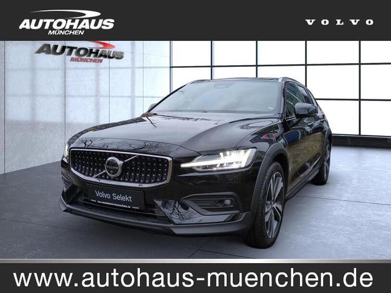Onyx black (metallic) Gebraucht 2023 Volvo V60 Plus Kombi | 43.990 € (Teuer) - Bild 1/4