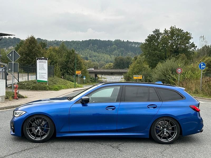 Gebraucht BMW 330 Performance 265 PS (194 kW) 2020 Blau Kombi