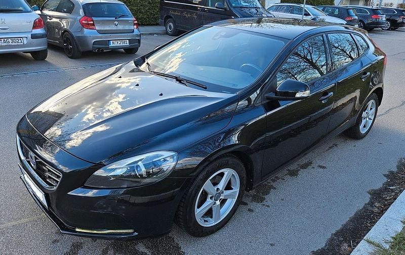 Gebraucht Volvo V40 You! 114 PS (83 kW) 2014 Schwarz Limousine