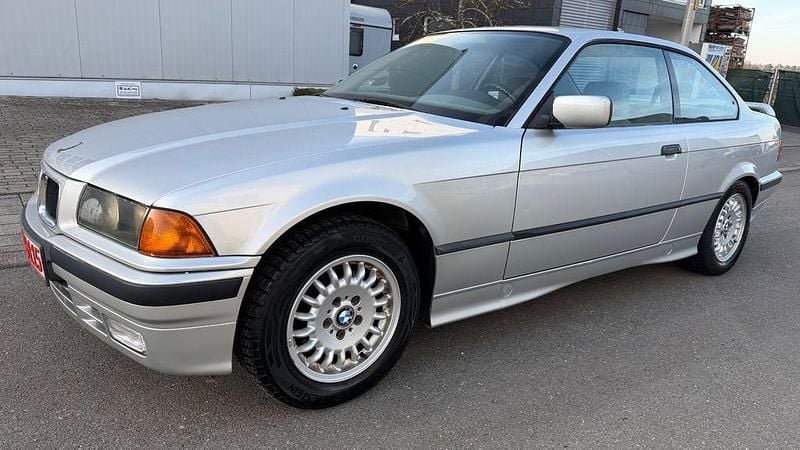 Grau Gebraucht 1993 BMW 320 Coupé | 7.800 € - Bild 1/4