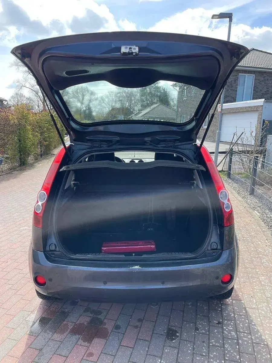 Gebraucht Ford Fiesta Ambiente 80 PS (58 kW) 2008 Blau Kleinwagen