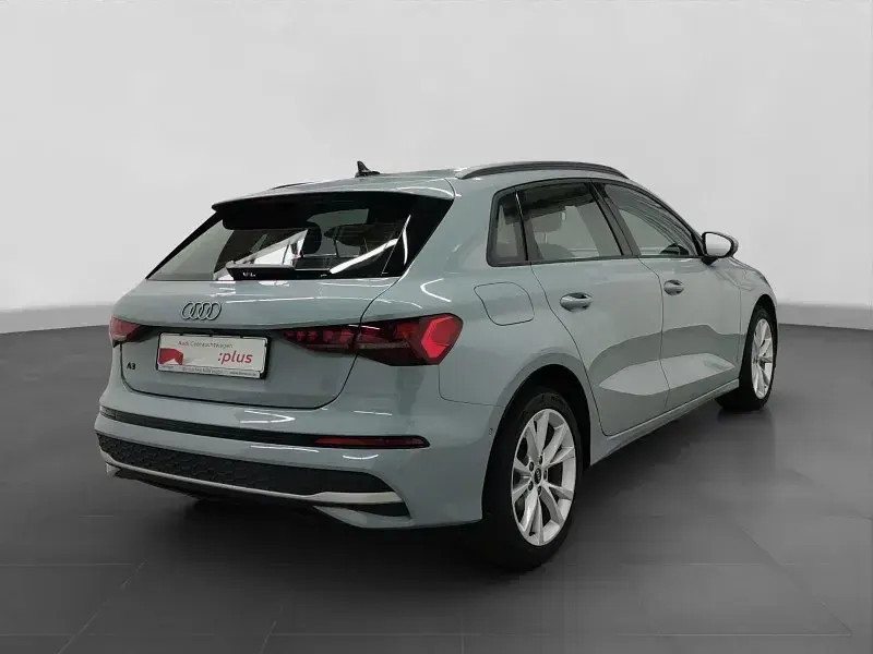 Gebraucht Audi A3 116 PS (85 kW) 2025 Grau Limousine