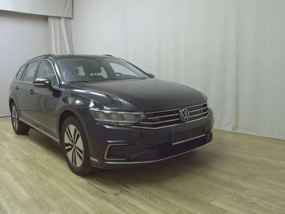 Gebraucht VW Passat 156 PS (114 kW) 2021 Schwarz Kombi