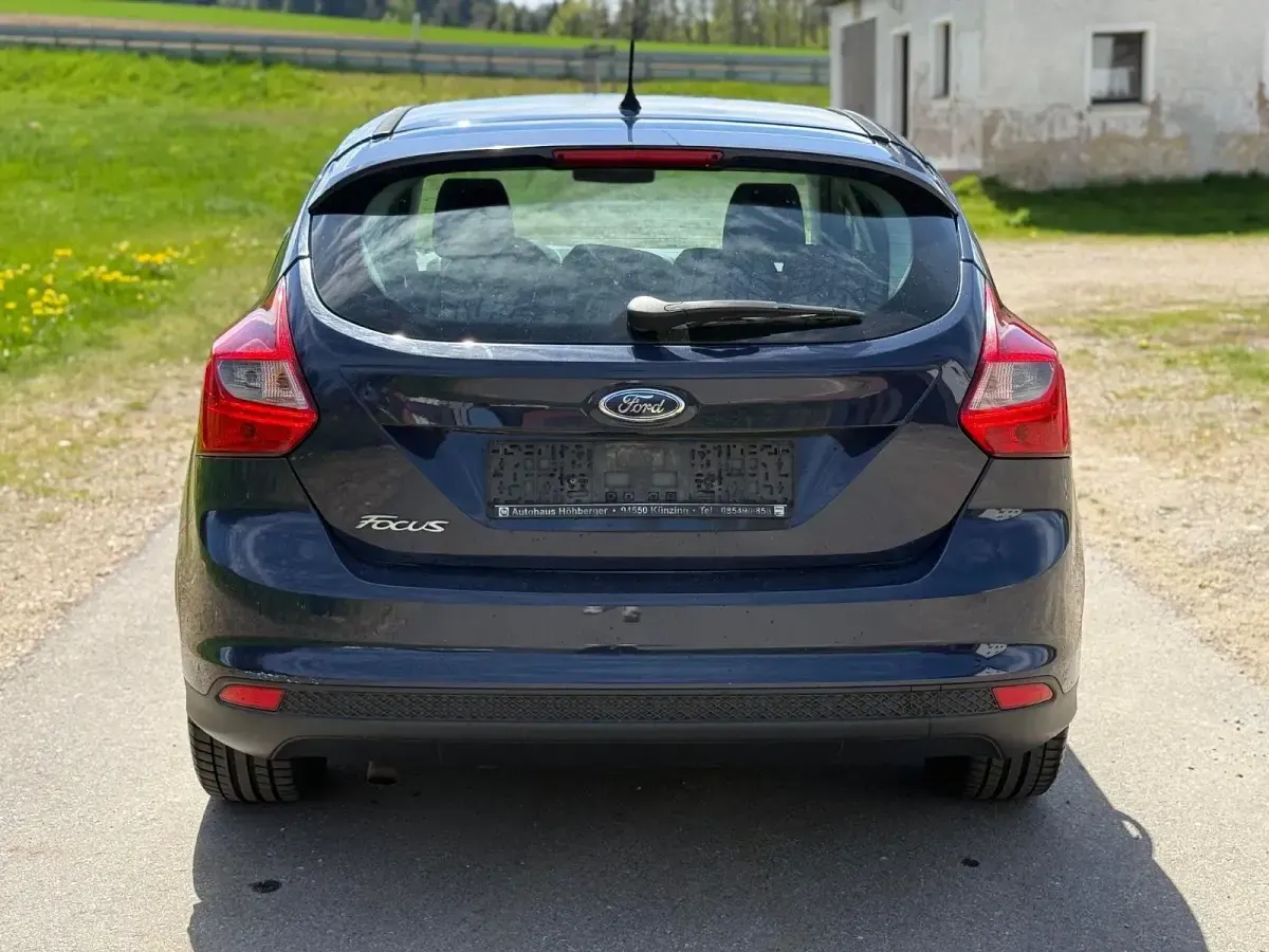 Używany Ford Focus Titanium 116 KM (85 kW) 2014 Niebieski Hatchback