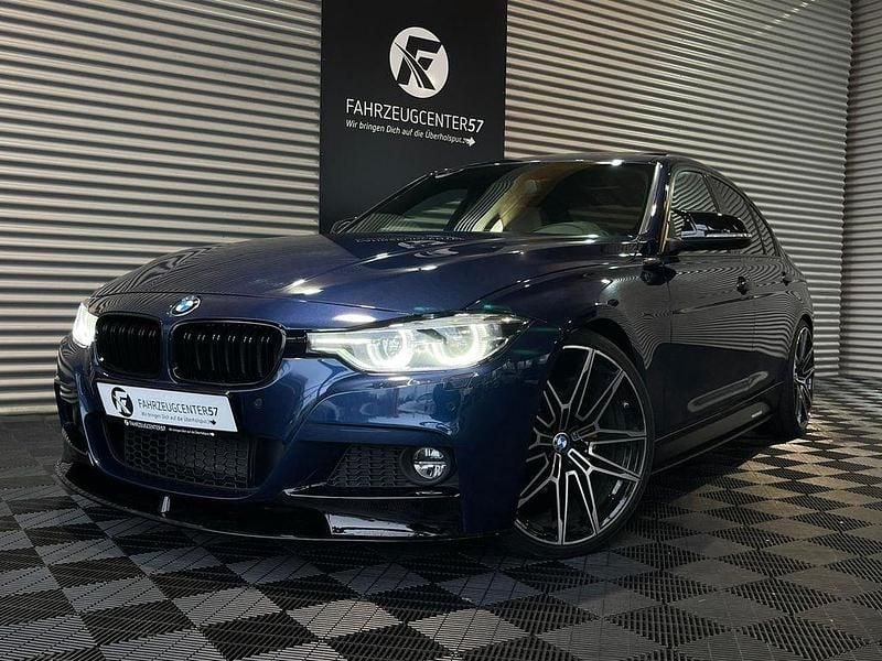 Blau Gebraucht 2017 BMW 330 M Performance Limousine | 27.000 € (Fairer Preis) - Bild 1/4