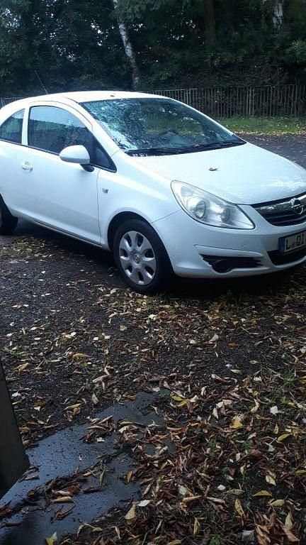 Weiß Gebraucht 2009 Opel Corsa Color Edition Limousine | 2.600 € (Superpreis) - Bild 1/2