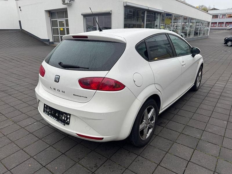 Usata Seat Leon 105 CV (77 kW) 2012 Bianco Berlina