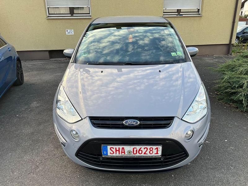 Gebraucht Ford S-MAX Champions Edition 140 PS (102 kW) 2012 Silber Van / Kleinbus