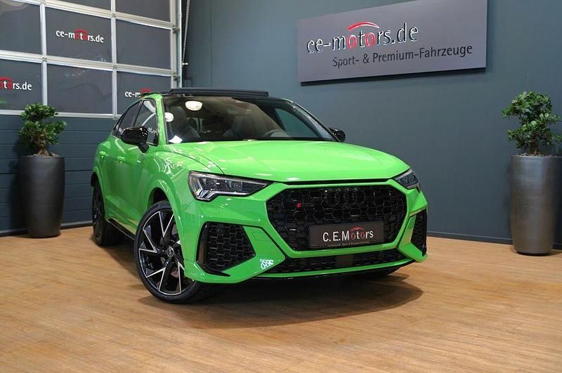 Grün Gebraucht 2023 Audi RS Q3 Sportback Ambiente SUV | 75.880 € - Bild 1/4