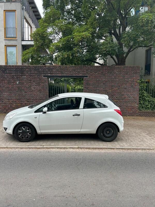 Weiß Gebraucht 2009 Opel Corsa Kleinwagen | 1.500 € (Guter Preis) - Bild 1/4