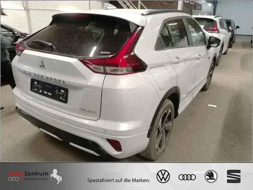 Gebraucht Mitsubishi Eclipse Cross Basis 188 PS (138 kW) 2023 Weiß SUV