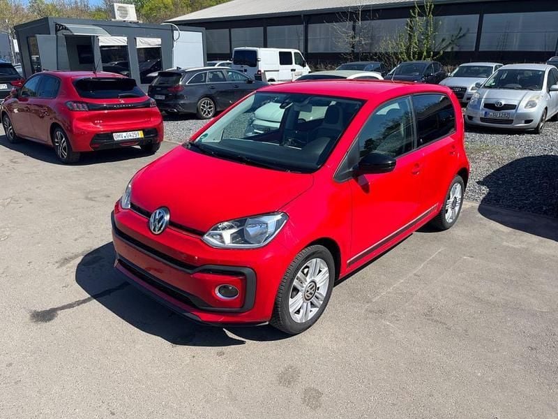 Second-hand VW up! Beats 90 CP (66 kW) 2017 Roșu Hatchback