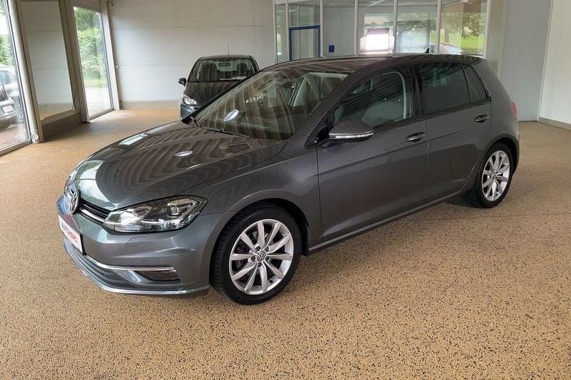 Grau Gebraucht 2018 VW Golf VII Highline Limousine | 15.020 € (Guter Preis) - Bild 1/3
