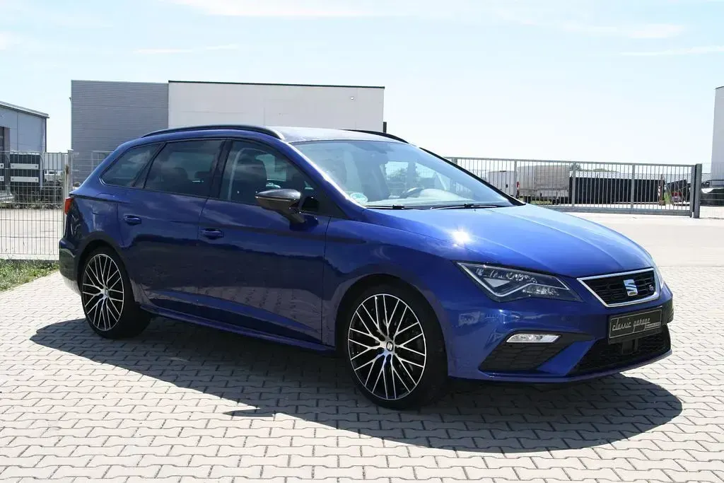 Używany Seat Leon ST FR 179 KM (131 kW) 2018 Niebieski Kombi