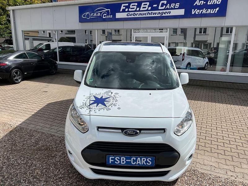 Weiß Gebraucht 2017 Ford Grand Tourneo Connect Titanium Van / Kleinbus | 14.950 € (Guter Preis) - Bild 1/4