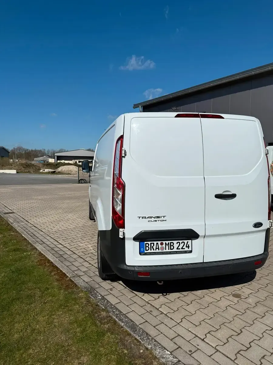 Gebraucht Ford Transit Custom 125 PS (91 kW) 2015 Weiß Van / Kleinbus
